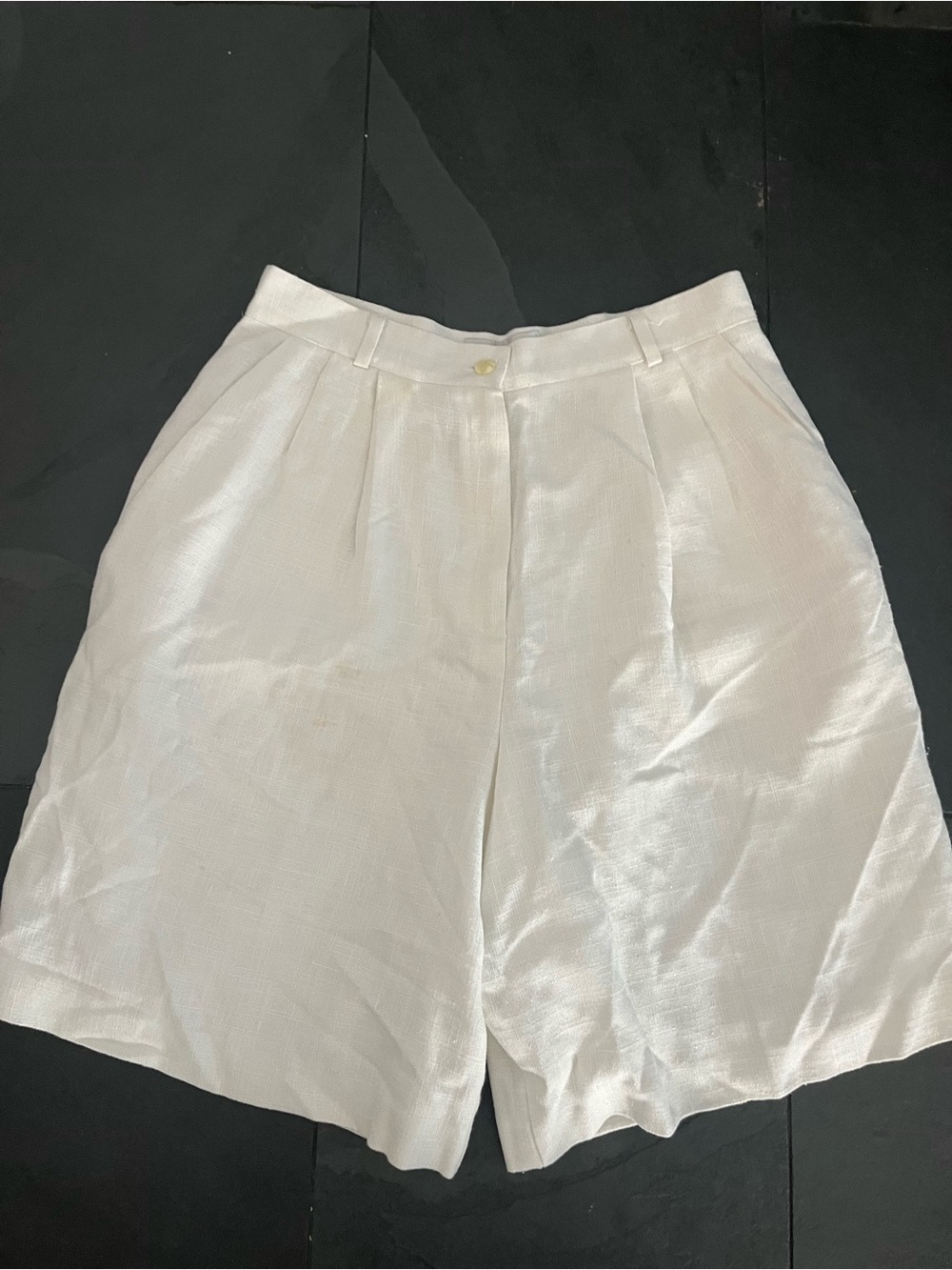 Vintage Kim Rogers Cream High-Waist Pleated Bermuda Shorts size 12